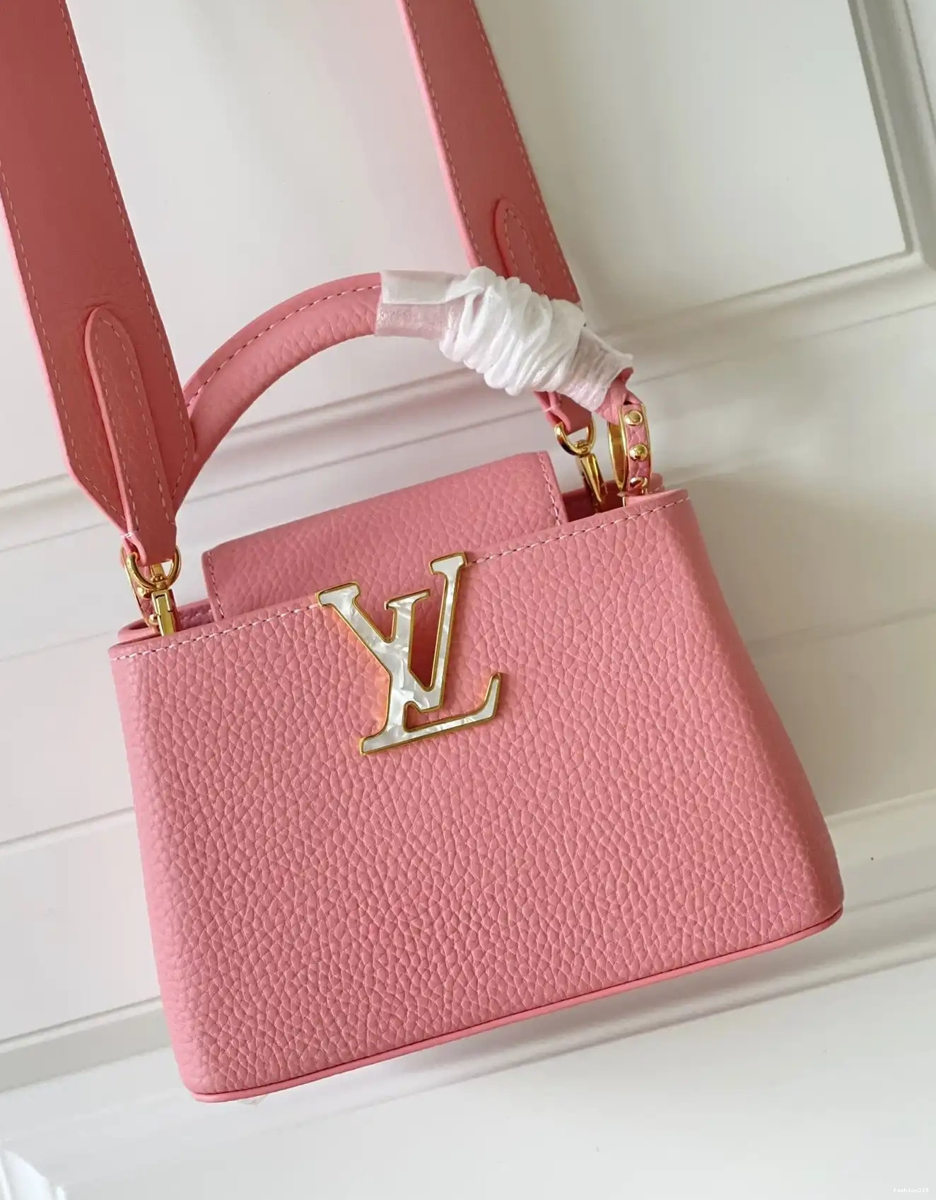 LOUIS MINI VUITTON CAPUCINES 0405